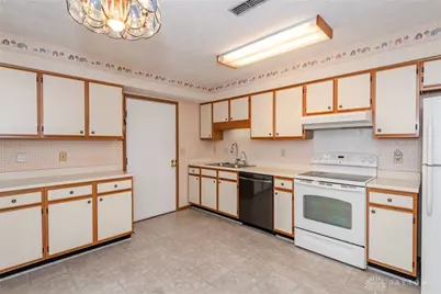 5907 Beech Court, Dayton, OH 45424 - Photo 9