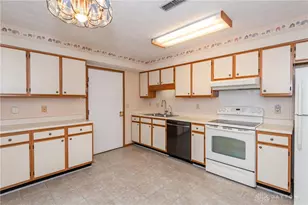 5907 Beech Ct, Dayton, OH 45424 - Photo 9