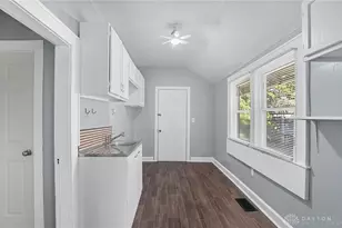 240 E College, Springfield, OH 45503 - Photo 17