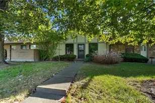 826 Pine Needles Dr, Dayton, OH 45458 - Photo 3