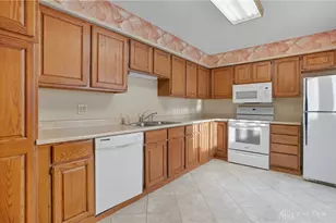 826 Pine Needles Dr, Dayton, OH 45458 - Photo 13