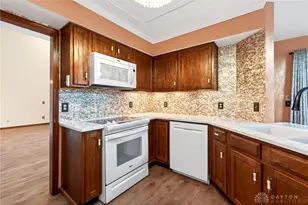 587 Cottingwood Ct, Dayton, OH 45429 - Photo 27