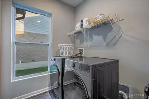 419 Carleton Dr, Sugarcreek Twp, OH 45440 - Photo 19