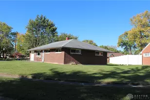 5669 Traymore Dr, Dayton, OH 45424 - Photo 3