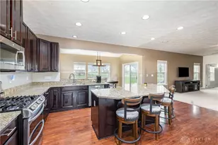 10001 Cobble Brook Dr, Dayton, OH 45458 - Photo 13