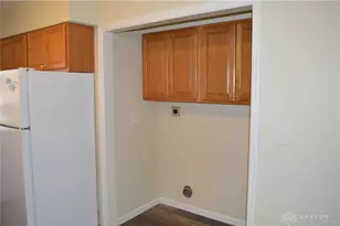 8496 Woodgrove Dr, Washington Twp, OH 45458 - Photo 7