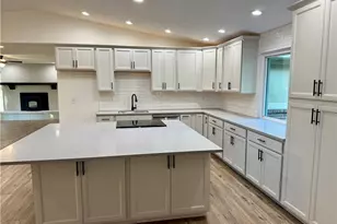 3785 Frostwood Dr, Beavercreek, OH 45430 - Photo 3