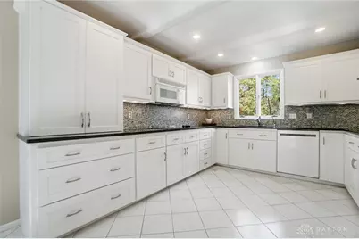 6521 Shadow Wynd Circle, Centerville, OH 45459 - Photo 11