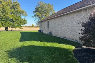 912 Golden Beech Dr, Brookville, OH 45309 - Photo 3