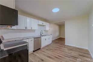 1806 Pinecrest Dr, Dayton, OH 45414 - Photo 9