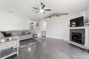 107 Marilyn Way, Brookville, OH 45309 - Photo 7