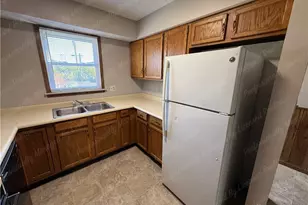 557 N Broad St, Fairborn, OH 45324 - Photo 9