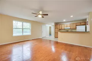 3586 Ln Garden Ct, Dayton, OH 45404 - Photo 9