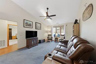 1708 New Castle Ln, Springfield, OH 45503 - Photo 3