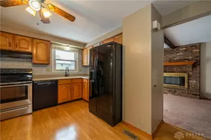 4731 Blue Spruce Ct, Dayton, OH 45424 - Photo 3