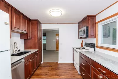 7811 Peters Pike, Butler Twp, OH 45414 - Photo 17