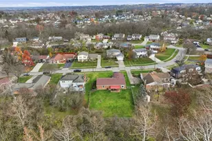 1923 Centerbrook Ct, Springfield Township, OH 45240 - Photo 7