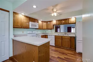 4484 Sentry Hill Ct, Kettering, OH 45440 - Photo 9