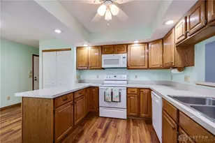 4484 Sentry Hill Ct, Kettering, OH 45440 - Photo 5