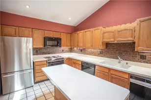 7035 Bluffs Dr, Washington Twp, OH 45459 - Photo 17
