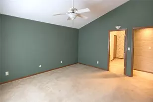 7035 Bluffs Dr, Washington Twp, OH 45459 - Photo 25