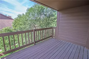 7035 Bluffs Dr, Washington Twp, OH 45459 - Photo 7