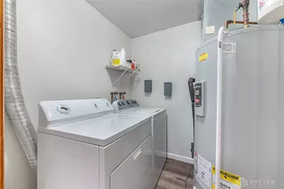 7368 San Fernando Road, Huber Heights, OH 45424 - Photo 21