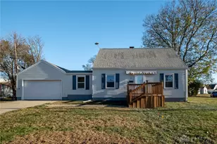 211 Holmes Dr, Fairborn, OH 45324 - Photo 1