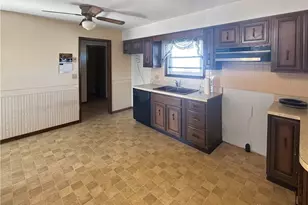 626 Birt St, Greenville, OH 45331 - Photo 5