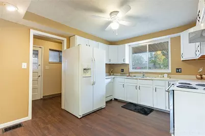 808 Macmillan Drive, Trotwood, OH 45426 - Photo 5