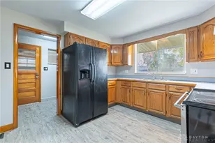 304 E Eppington Dr, Trotwood, OH 45426 - Photo 7