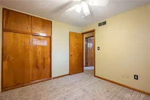 304 E Eppington Dr, Trotwood, OH 45426 - Photo 9