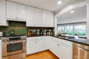 571 Eagle Cir, Kettering, OH 45429 - Photo 11