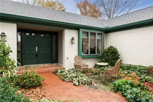 571 Eagle Cir, Kettering, OH 45429 - Photo 3