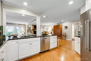 571 Eagle Cir, Kettering, OH 45429 - Photo 15