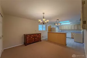 5910 Shady Oak St, Dayton, OH 45424 - Photo 7