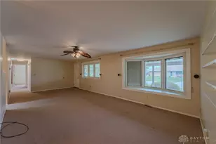 5910 Shady Oak St, Dayton, OH 45424 - Photo 5