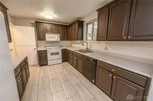 7851 Volk Dr, Dayton, OH 45415 - Photo 11