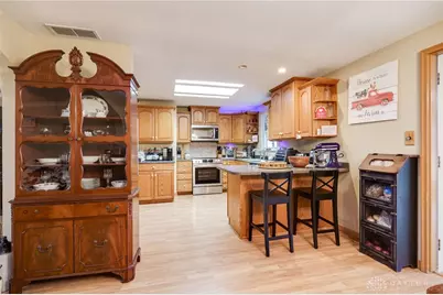 135 Floral Acres Drive, Tipp City, OH 45371 - Photo 13