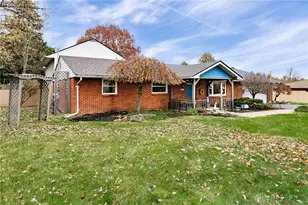 135 Floral Acres Dr, Tipp City, OH 45371 - Photo 3