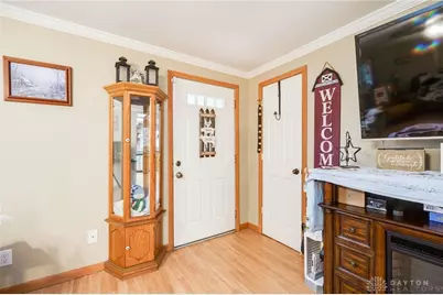 135 Floral Acres Drive, Tipp City, OH 45371 - Photo 7