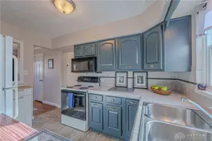 308 E Dorothy Ln, Dayton, OH 45419 - Photo 9