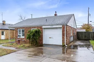 3929 Fulton Ave, Dayton, OH 45439 - Photo 3