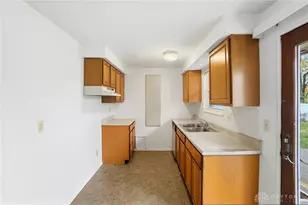 6429 Leawood Dr, Huber Heights, OH 45424 - Photo 9