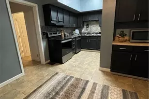 137 N Stanley St, Bellefontaine, OH 43311 - Photo 13