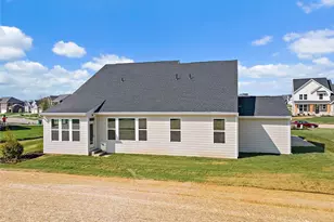 3604 Cypress Pointe Dr, Bellbrook, OH 45305 - Photo 17