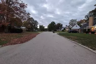 332 N Bromfield Rd, Dayton, OH 45429 - Photo 5