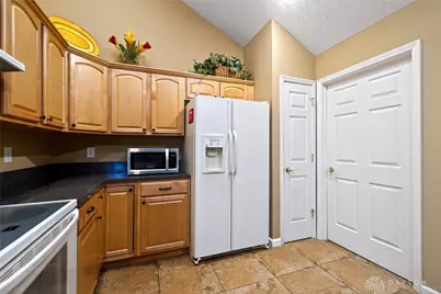 2042 Wentworth Village Drive, Bellbrook, OH 45305 - Photo 27