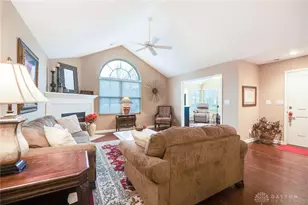 2042 Wentworth Village Dr, Bellbrook, OH 45305 - Photo 7