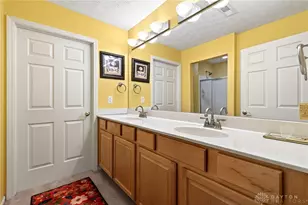 2042 Wentworth Village Dr, Bellbrook, OH 45305 - Photo 17